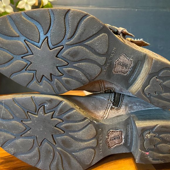 Born Magda Boot size 6 and size 7 - Picture 7 of 14